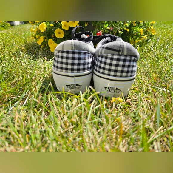 Vans Black and White Platform Checkered Plaid Sneakers - Picture 3 of 7